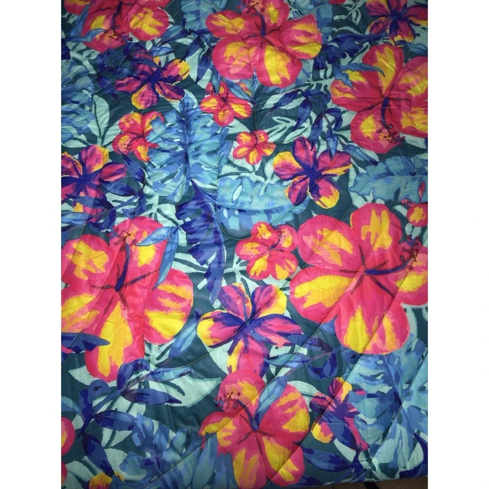 Rumpl Original Puffy Blanket Hawaii Floral Pink Hibiscus Camp Travel Puffer
